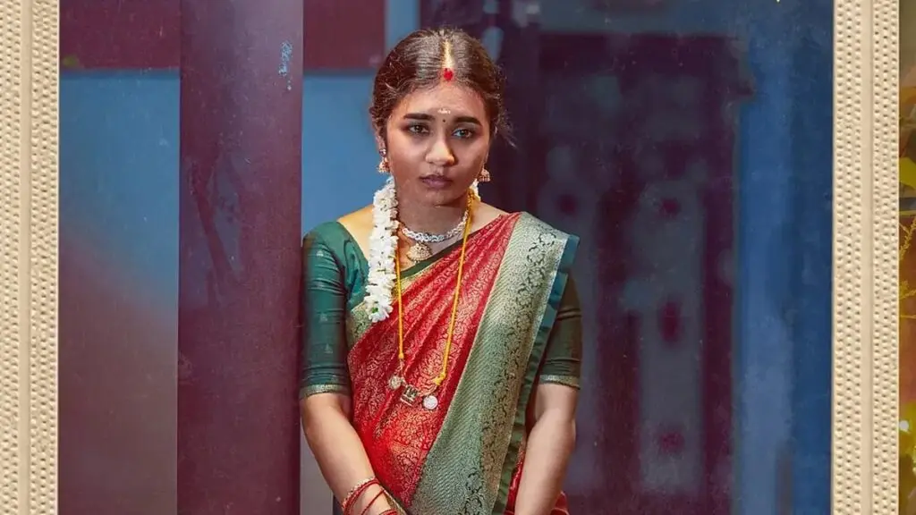 Anishma Anilkumar plays emotionally mature role in Modha Rathiri
