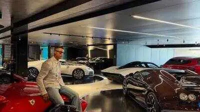 Ronaldo wedding reports swirl; fans mob wrong couple