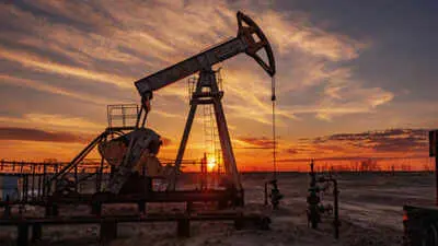 Crude oil steadies but heads for weekly loss as Hormuz flows patchy
