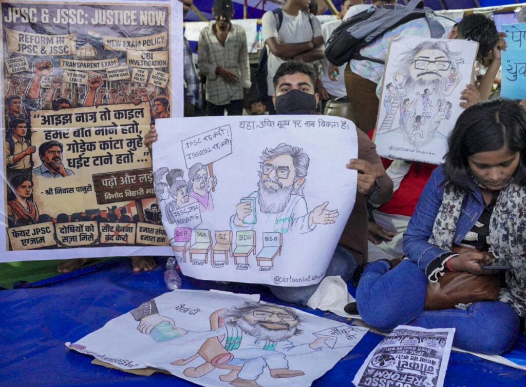 Rain, protests and conflict in Deccan Herald’s August 7 photo roundup