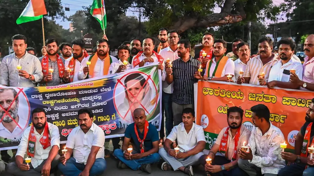 BJP files complaint against Sonia Gandhi over Vande Mataram