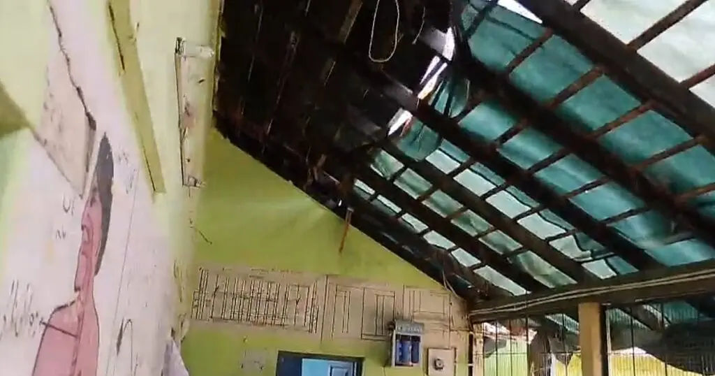 Students taught under tarpaulin roof in unsafe room in NR Pura