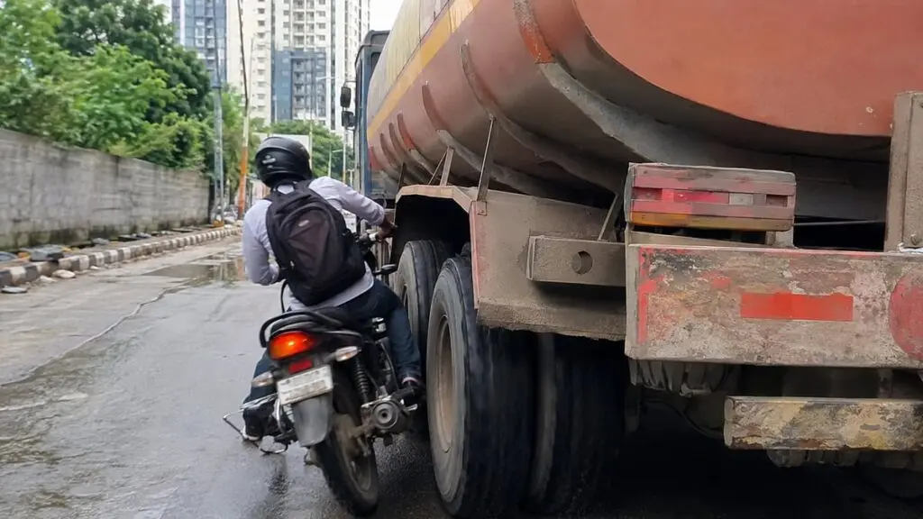 Tanker driver arrested for nearly running over biker in Bengaluru