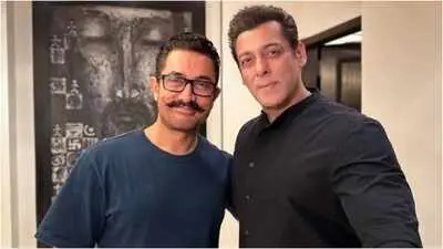 Aamir Khan, Hrithik Roshan back Salman Khan's 7 Dogs release