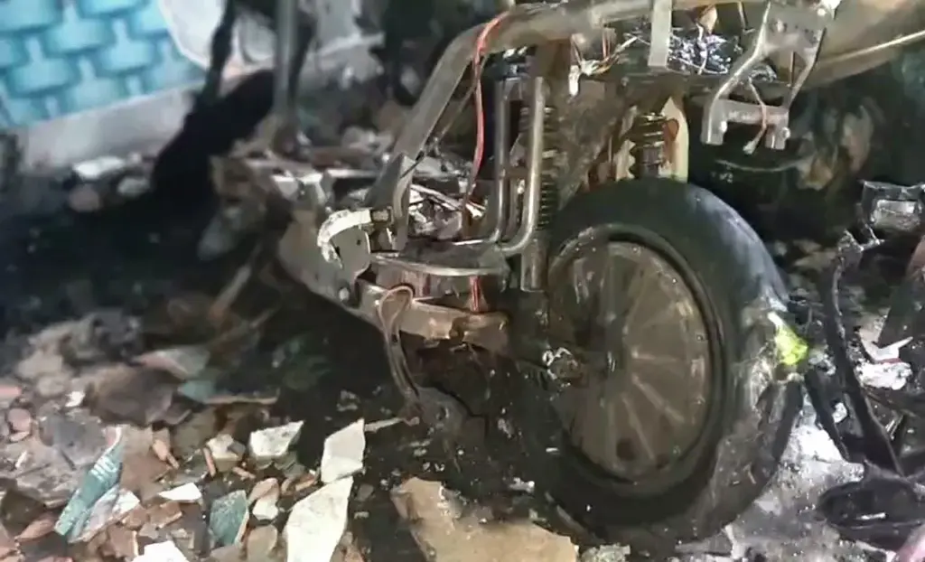 Odisha e-scooter battery bursts while charging, two vehicles gutted