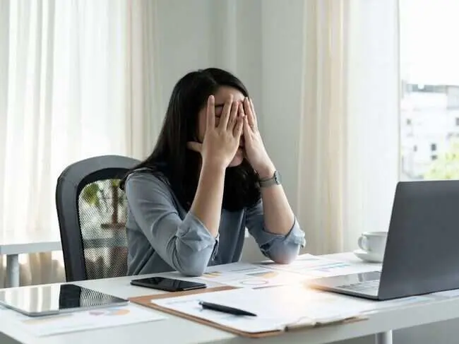 CA Nitin Kaushik: Spending salary hikes on lifestyle traps savings