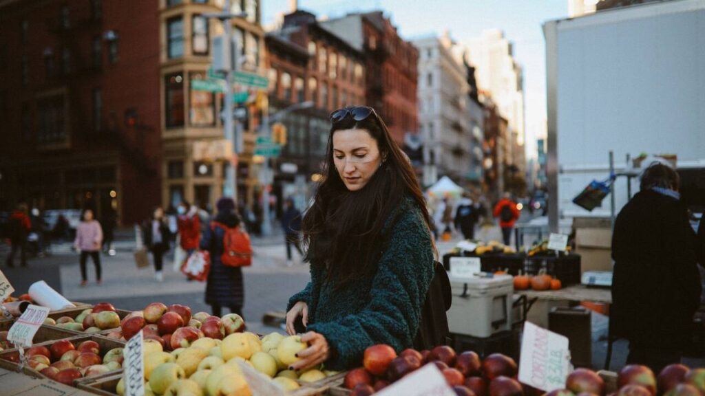 New Yorker Shares How She Lives on $35,000 a Year