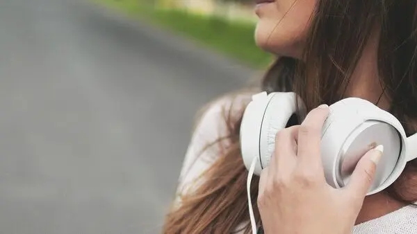 Audio streaming bets on bundles to fix low paying base