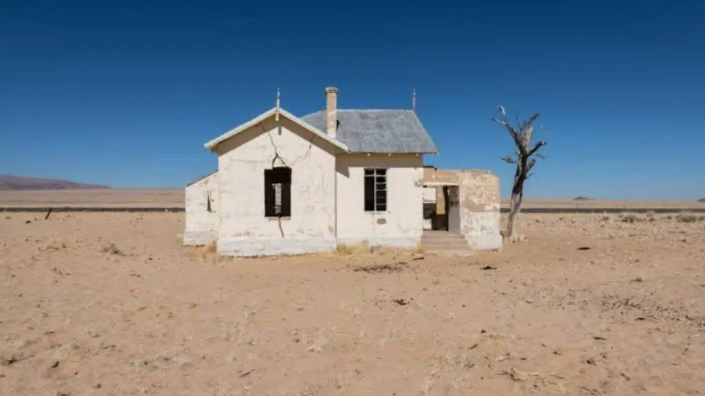 Namibia's diamond ghost town Kolmanskop buried by sand