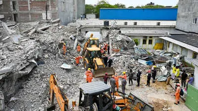 Illegal floors, weak material caused Saket collapse: Delhi Police