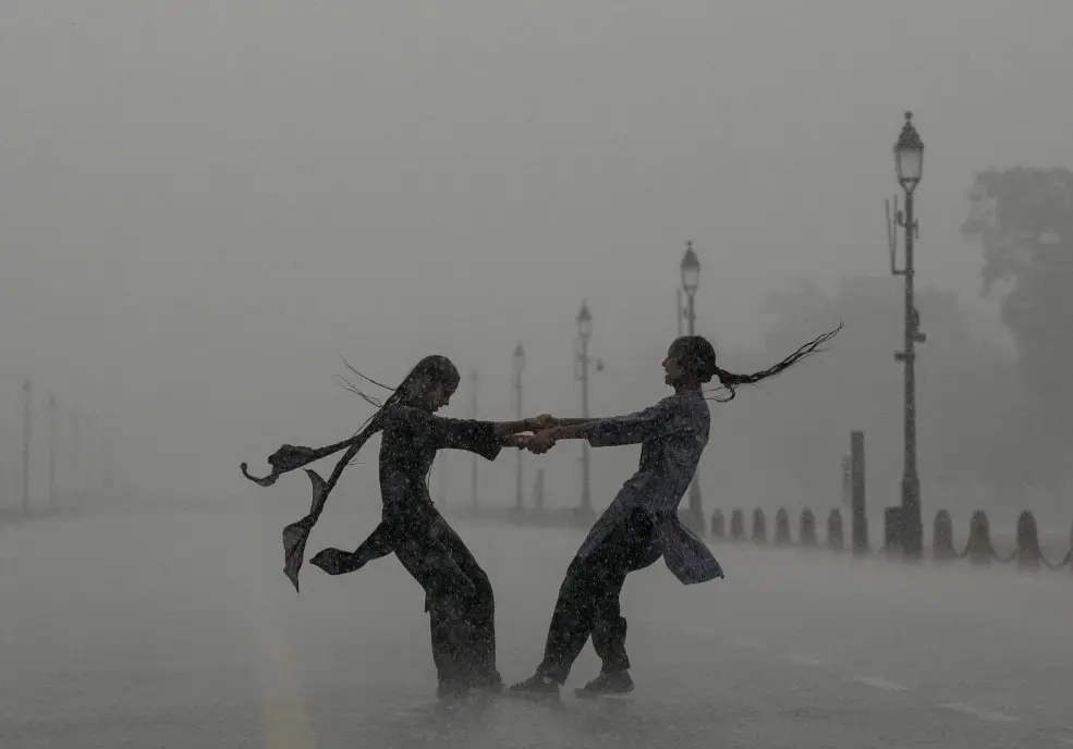 Red alert for Delhi-NCR, Gurugram advises work from home