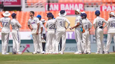 Gavaskar tells Gambhir to put Indian cricket before big names