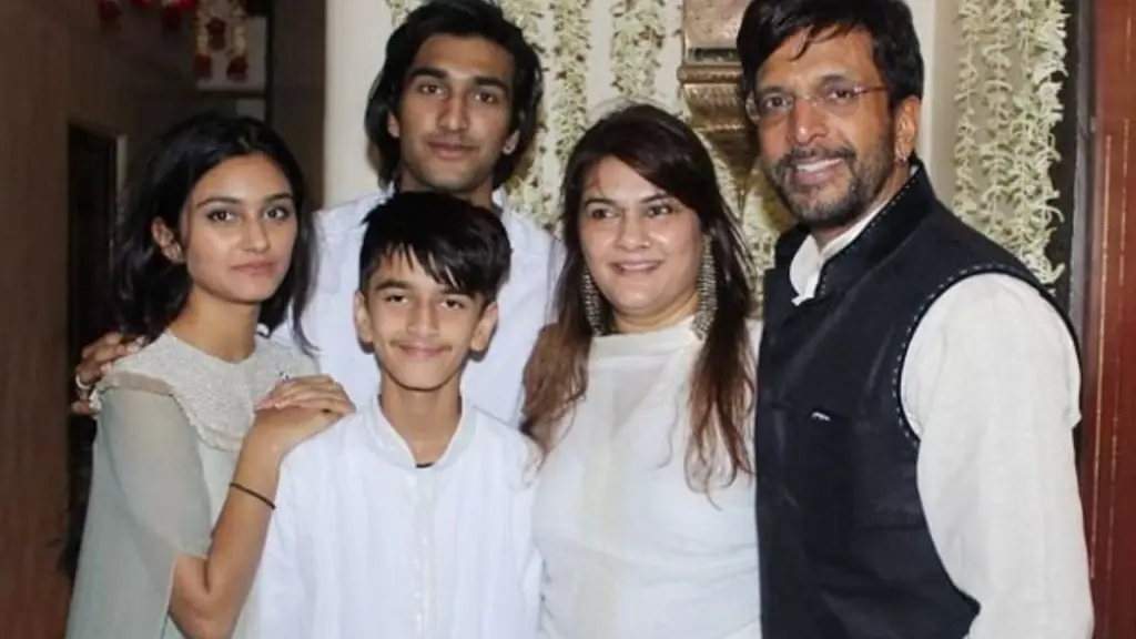 Jaaved Jaaferi: kids losing patience, can't watch sunset