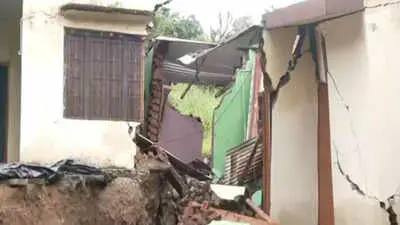 Jammu village subsidence damages houses, families in tents