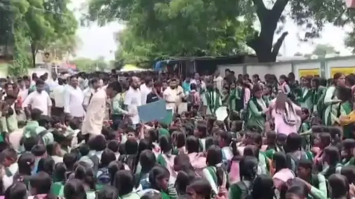 Jharkhand students protest transfer, block chief flees after slap