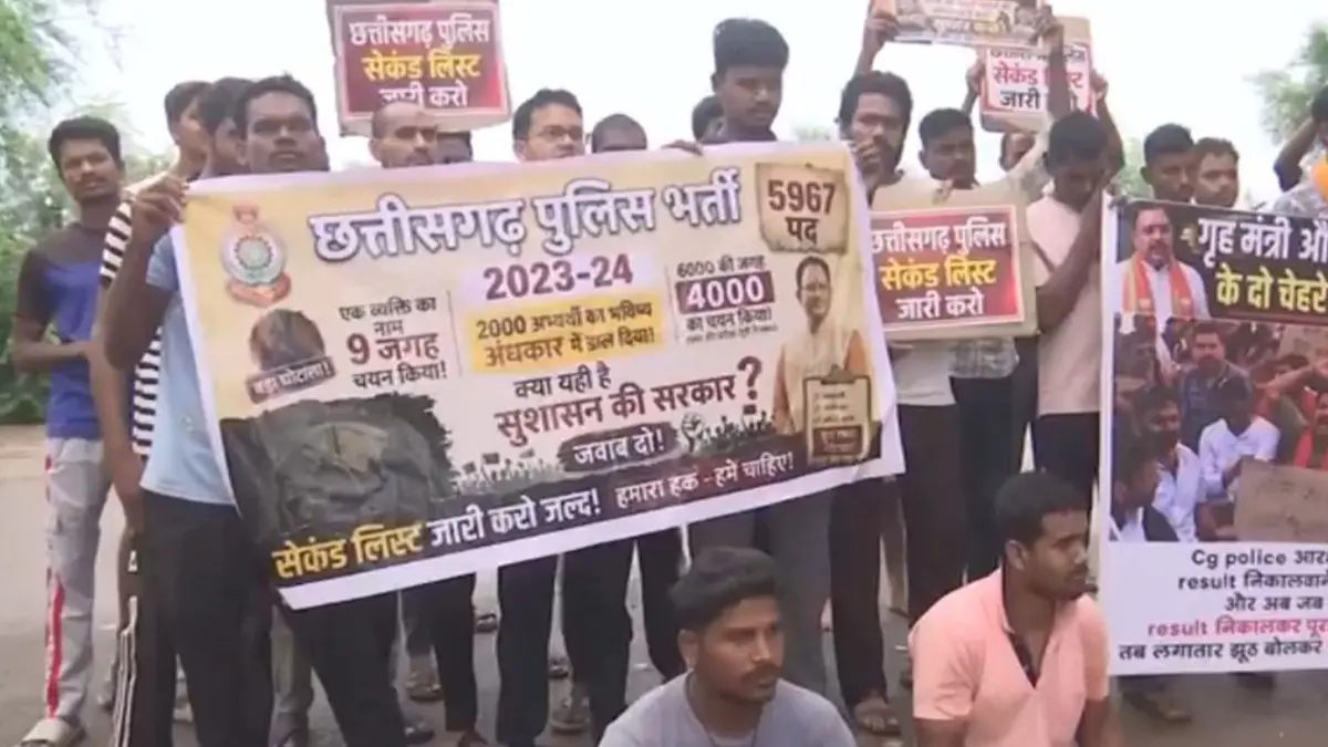 Chhattisgarh police aspirants protest for 4th day over vacant posts