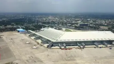 Laser blinds pilot, Malaysia Airlines flight circles before Kolkata landing