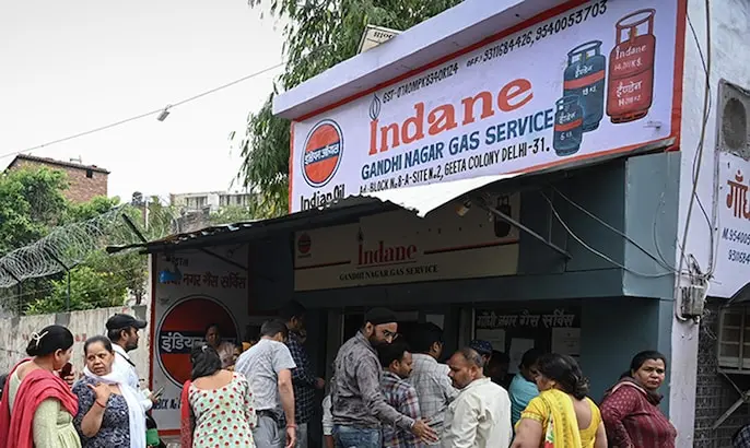88% done as LPG e-KYC deadline nears, consumers crowd agencies