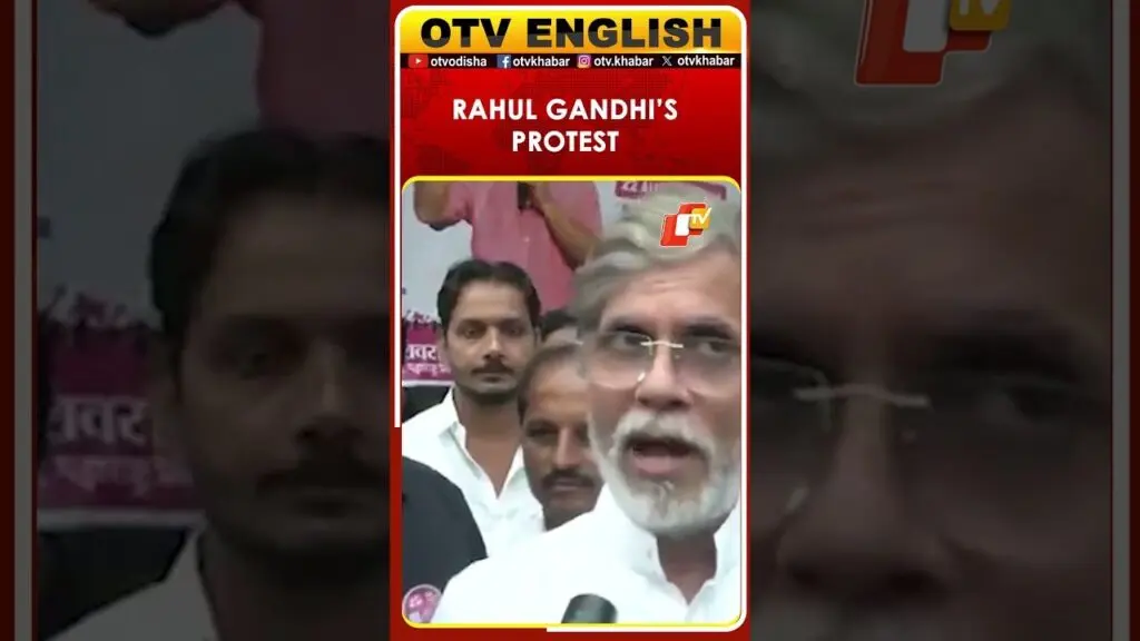 Rahul Gandhi protests at Delhi Police station over delayed FIR