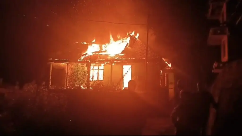 Fire guts house in Poonch, probe ordered