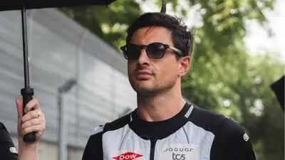 Formula E title race down to wire with three drivers within five points