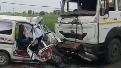 Six killed as container truck hits car in Madhya Pradesh's Dhar