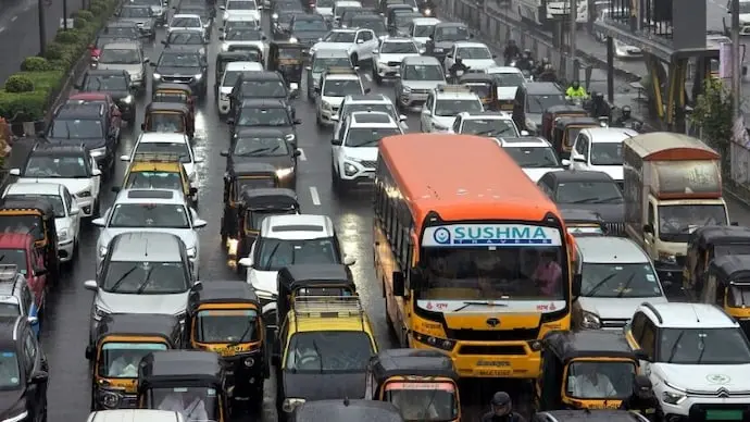 Marathi now mandatory for Maharashtra cab drivers