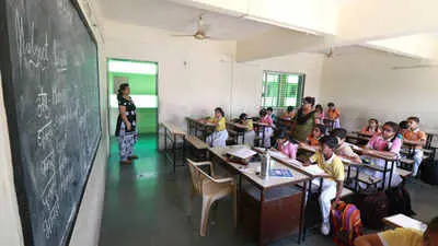 India lost 10,000 government elementary schools in a year