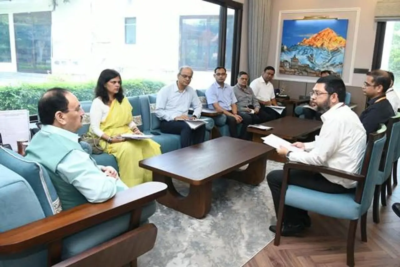 Delhi H1N1 cases surge to 1,449, Nadda reviews preparedness