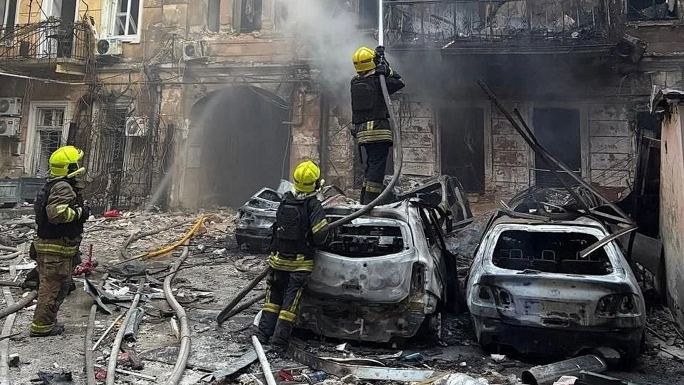Russia uses hypersonic Oreshnik missile in Kyiv attack; 7 killed