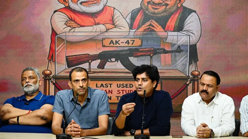 Tejashwi asks Rahul, Akhilesh to visit Bihar over AK-47 firing on students