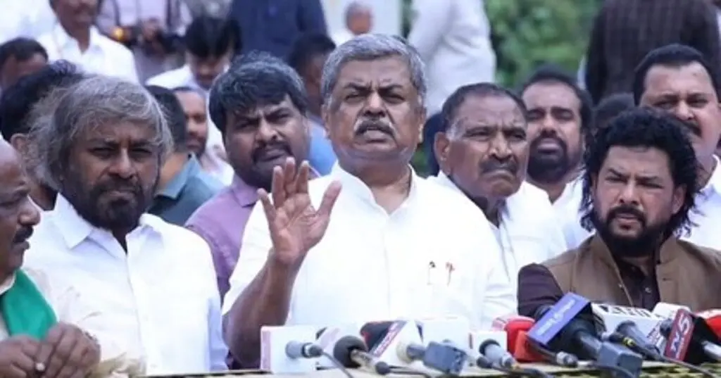 Karnataka Congress protests BJP disruption of assembly