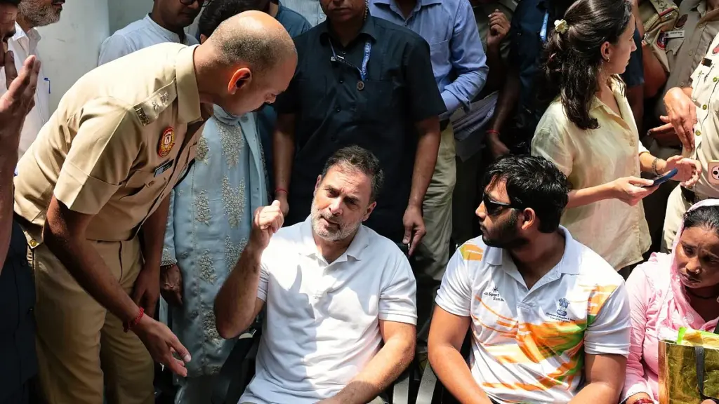 Rahul Gandhi sit-in gets FIR on pellet gun victim's complaint