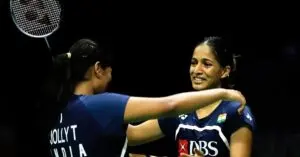 Treesa Jolly and Gayatri Gopichand assure India of first women's doubles medal at Worlds since 2011
