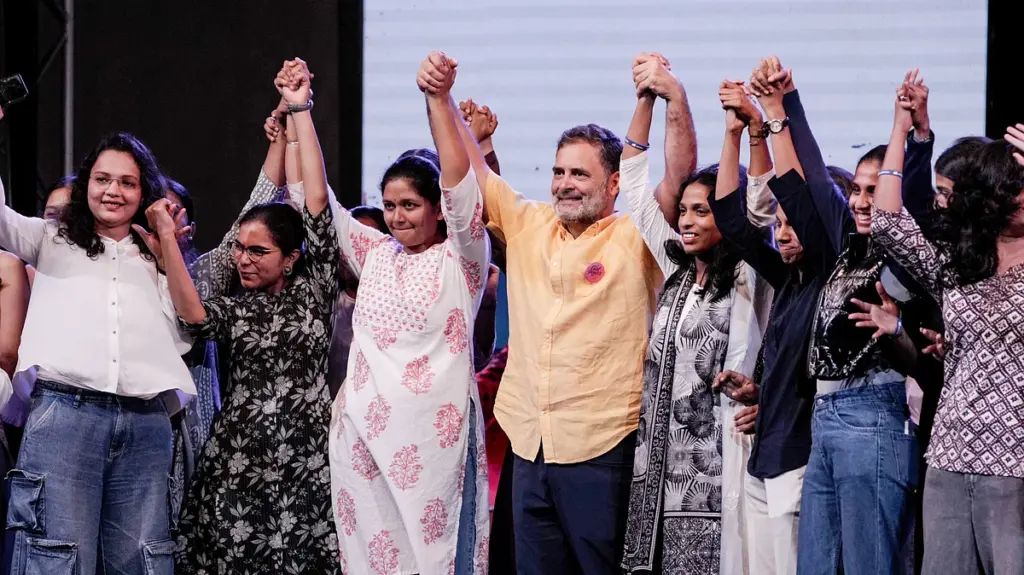 Rahul Gandhi urges women to smash patriarchy at Pune rally