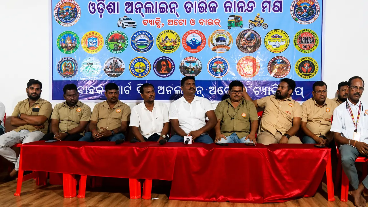 Odisha online taxi drivers protest, call for state bandh