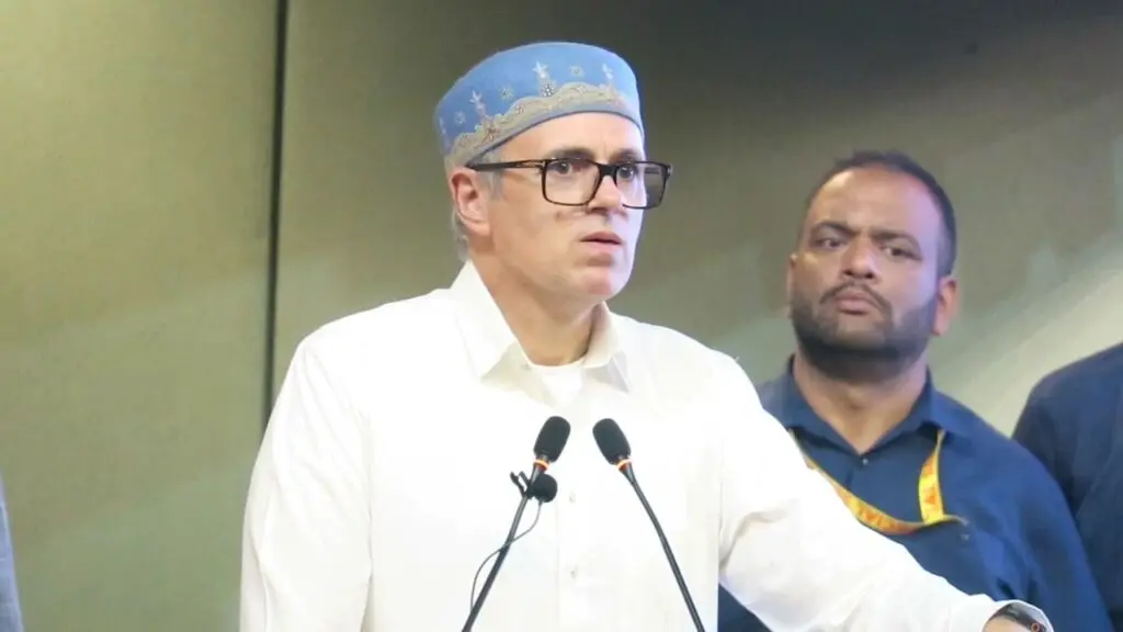 Omar Abdullah backs teachers, says government must fix schools first