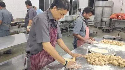 FSSAI suspends licences of two food units; live insects found
