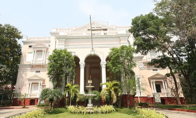 Hyderabad residents protest as HMDA fells 50 trees at Paigah Palace