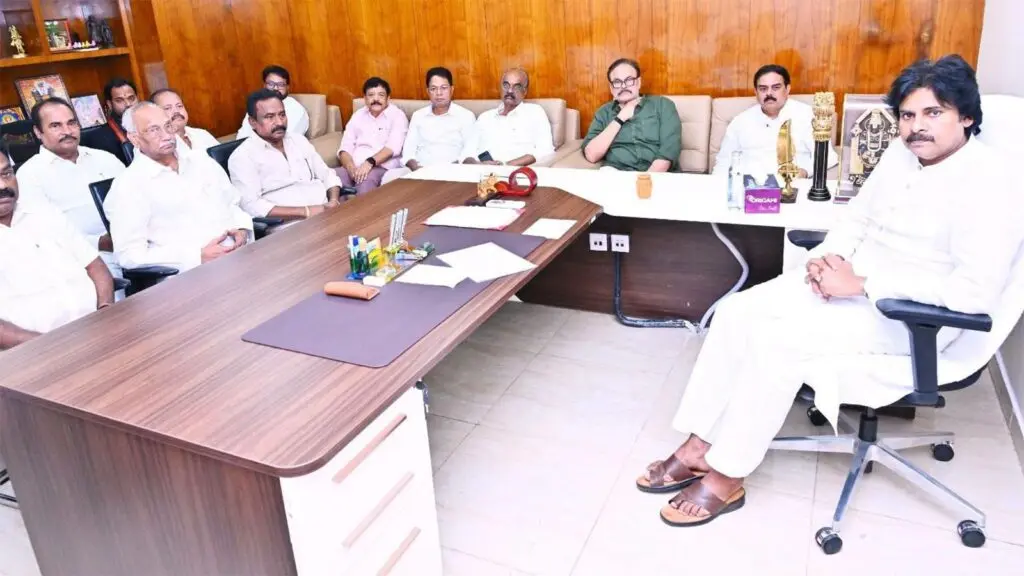 Pawan Kalyan tells JSP leaders to toe NDA alliance line