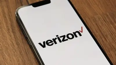Verizon outages hit thousands, vandals cut California fiber cables