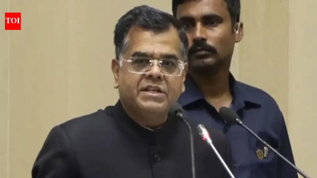 Centre Extends Tenures of Cabinet and Home Secretaries