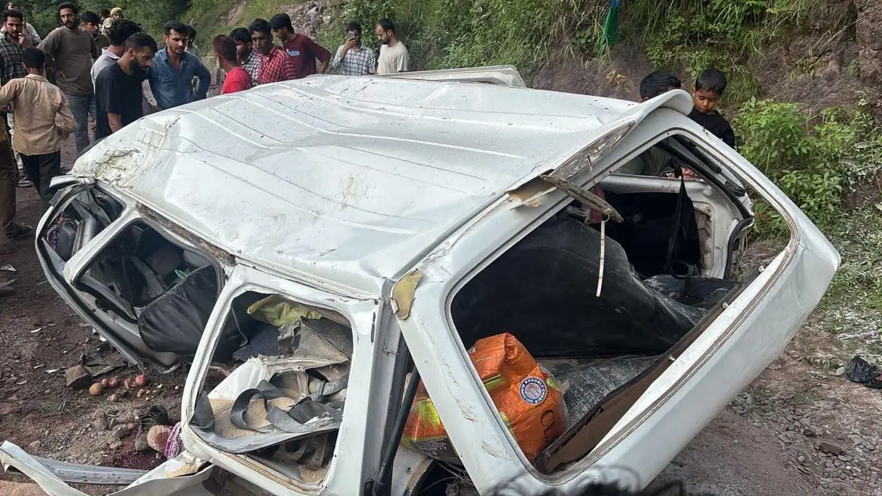 Six killed as vehicle plunges into gorge in J-K's Poonch