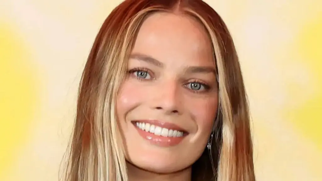 Margot Robbie advises doing anything to find better opportunities