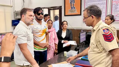 Rahul Gandhi sits on dharna with pellet gun victim, seeks FIR
