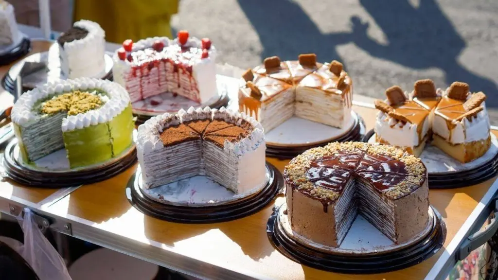 US boy, 10, bakes cake that sells for Rs 12.6 lakh