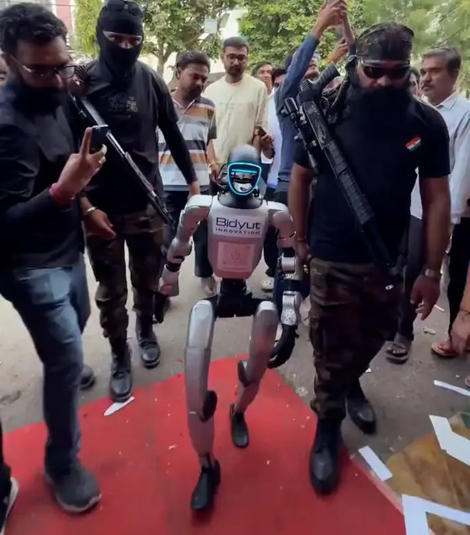 Humanoid robot dances at Ujjain shop opening, goes viral