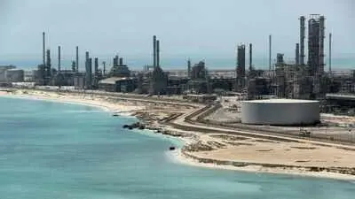 Asian refiners seek to avoid picking Saudi crude from Red Sea