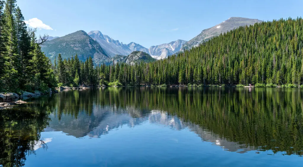 Scientists map 100 lakes as early-warning system for ecosystem stress
