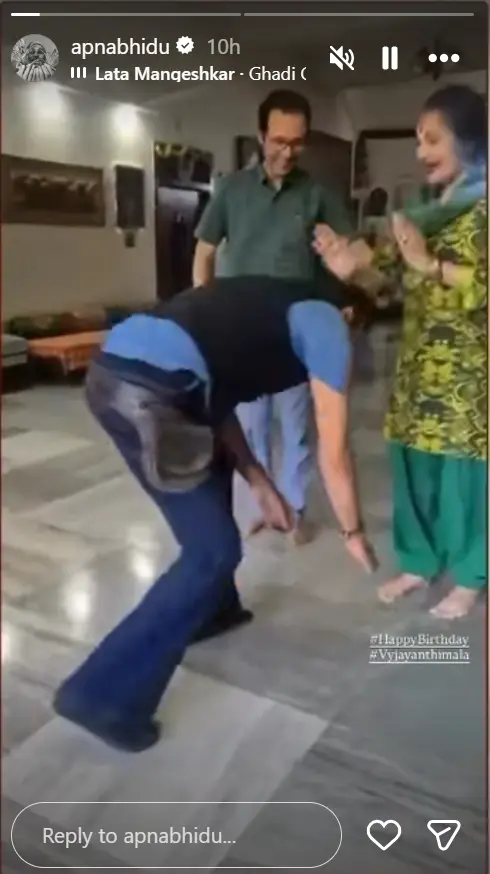 Jackie Shroff kneels for Vyjayanthimala on her 93rd